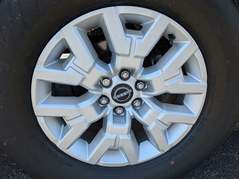 Used 2023 Nissan Frontier SV w/ Technology Package RWD image 23