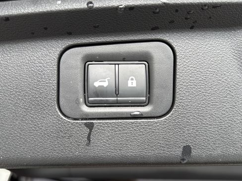 Used 2025 Nissan Armada Platinum Reserve w/ Convenience Package RWD image 12