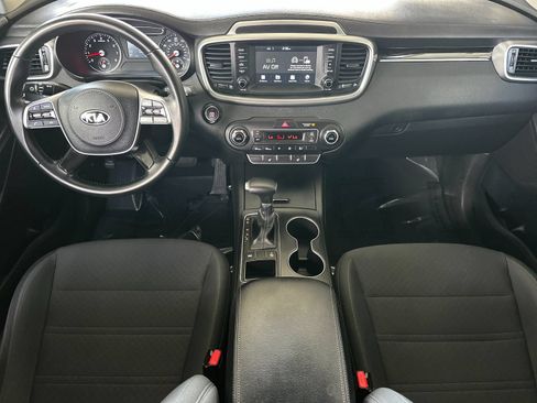Used 2020 Kia Sorento S FWD image 12