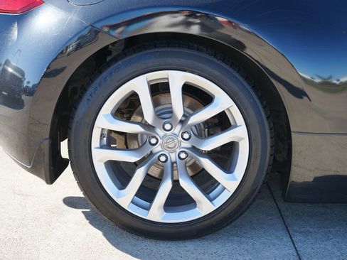 Used 2014 Nissan 370Z Coupe image 3
