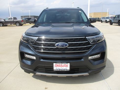 Used 2024 Ford Explorer XLT w/ Equipment Group 202A AWD/4WD image 10