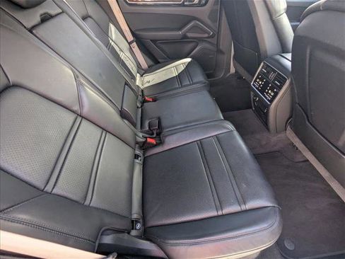 Used 2023 Porsche Cayenne image 19