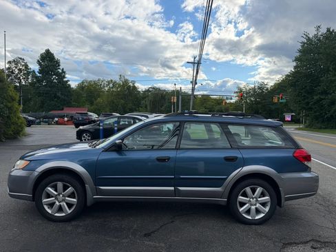 Used 2008 Subaru Outback 2.5i L.L. Bean AWD/4WD image 8