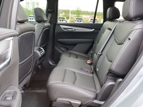 Used 2024 Cadillac XT6 Luxury w/ LPO, Floor Liner Package AWD/4WD image 41