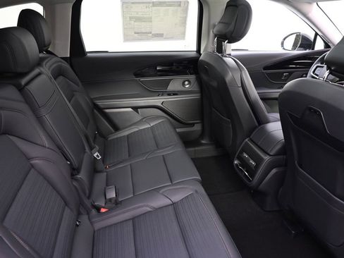 New 2026 Lincoln Nautilus Reserve AWD/4WD image 18