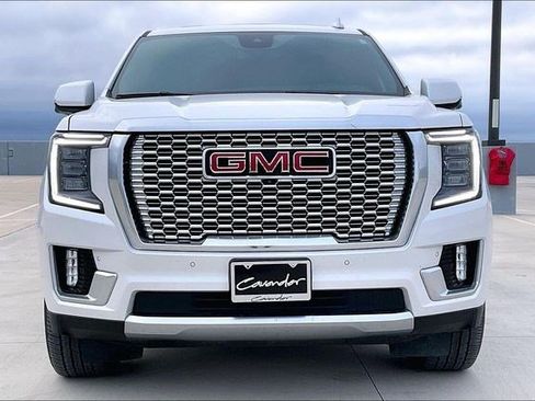 Used 2024 GMC Yukon XL Denali image 3