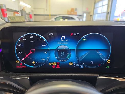 Certified 2022 Mercedes-Benz GLB 250 4MATIC w/ Premium Package Lite image 21