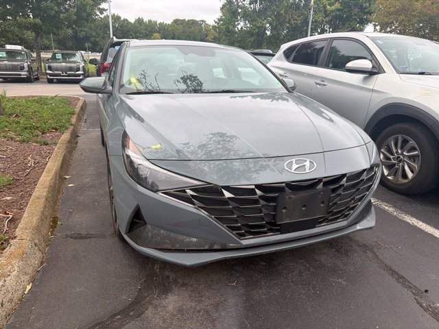 Used 2023 Hyundai Elantra Limited FWD image 2