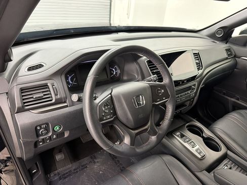Used 2023 Honda Passport TrailSport image 4