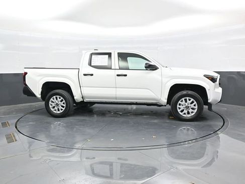 Used 2024 Toyota Tacoma SR w/ SR Upgrade Package image 8