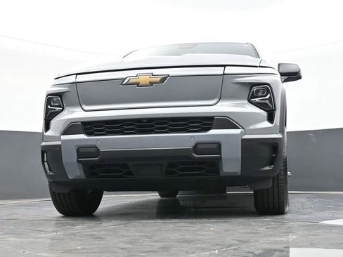 New 2025 Chevrolet Silverado EV LT image 54