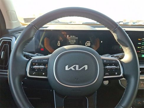Used 2025 Kia Sorento S w/ Panoramic Sunroof Package image 21