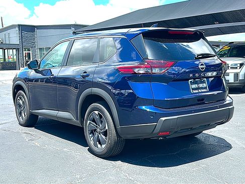 Used 2025 Nissan Rogue SV FWD image 6