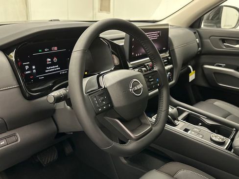 New 2026 Nissan Pathfinder SL image 14