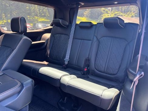 Used 2024 Jeep Grand Wagoneer Series III w/ Rear Seat Video Group 1 AWD/4WD image 11