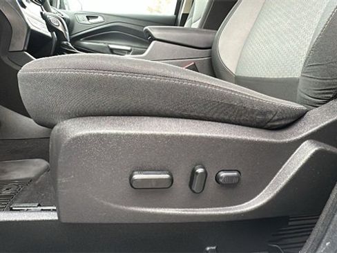 Used 2019 Ford Escape SE image 21