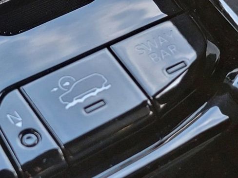 Used 2022 Jeep Grand Cherokee Trailhawk image 2