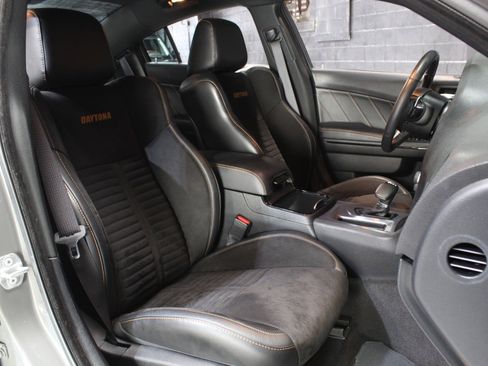 Used 2018 Dodge Charger R/T RWD image 55