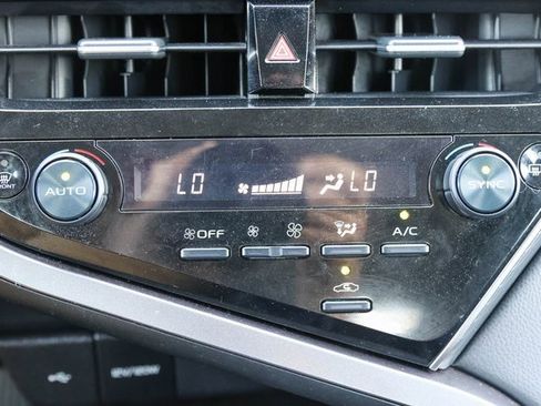 Used 2023 Toyota Camry SE image 20