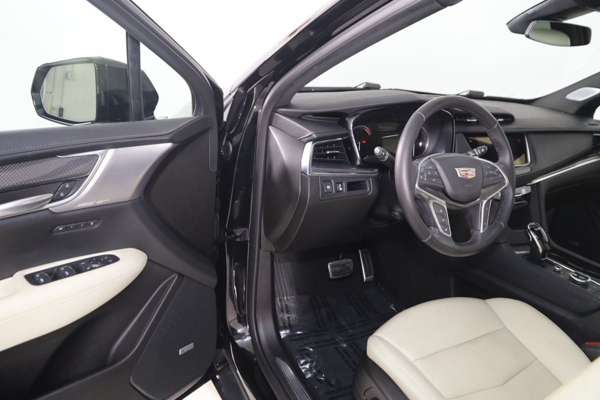 Used 2023 Cadillac XT5 Sportv w/ LPO, Floor Liner Package AWD/4WD image 48