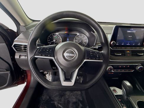 Used 2023 Nissan Altima 2.5 SV FWD image 13