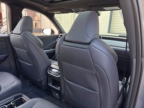 Used 2024 Lexus TX 500h AWD w/ Technology Package image 36