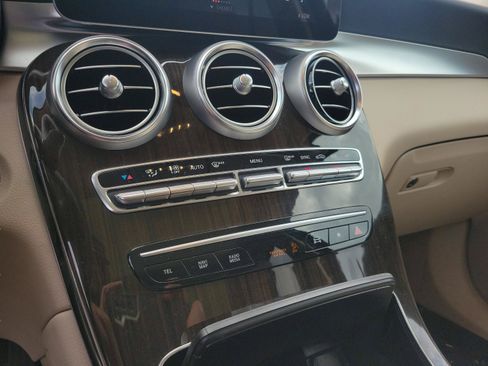 Certified 2022 Mercedes-Benz GLC 300 image 22