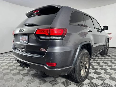 Used 2016 Jeep Grand Cherokee Laredo 75th Anniversary AWD/4WD image 31