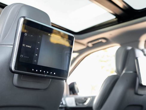 Used 2018 Lincoln Navigator Reserve w/ Technology Package image 45