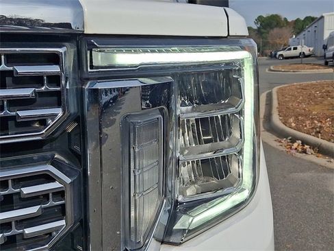 Used 2022 GMC Sierra 2500 Denali image 9