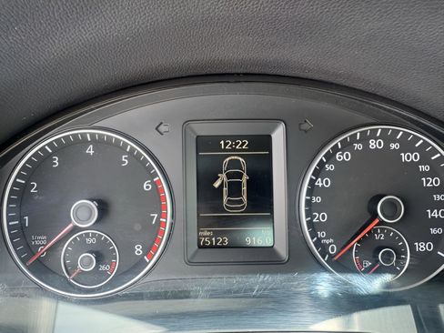 Used 2010 Volkswagen Eos Lux FWD image 15