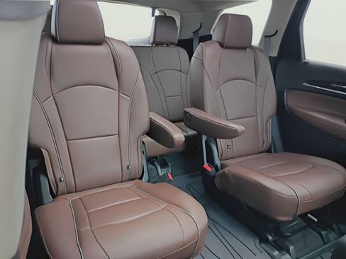Used 2019 Buick Enclave Avenir w/ Avenir Technology Package AWD/4WD image 12