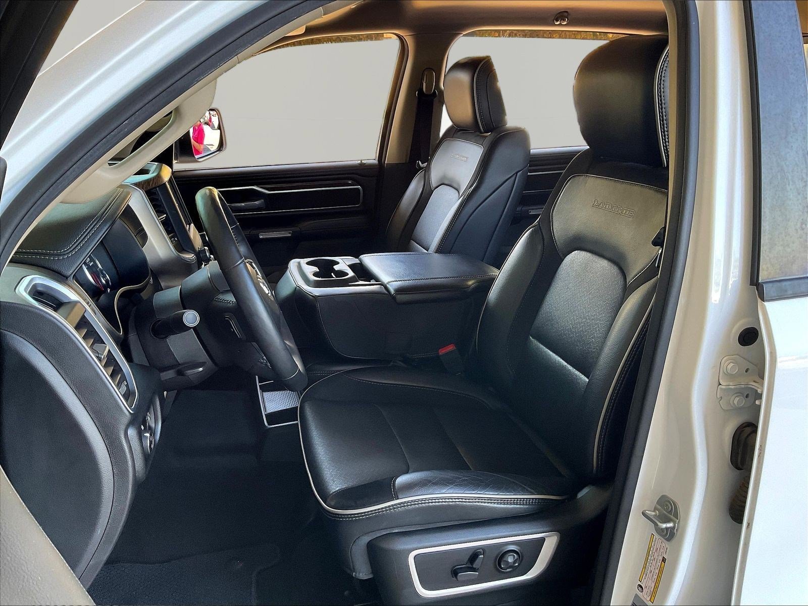 Used 2020 RAM 1500 Laramie w/ Off Road Group AWD/4WD image 22