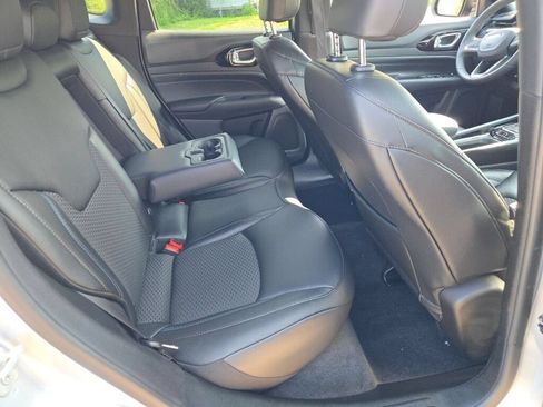 New 2026 Jeep Compass Latitude AWD/4WD image 8