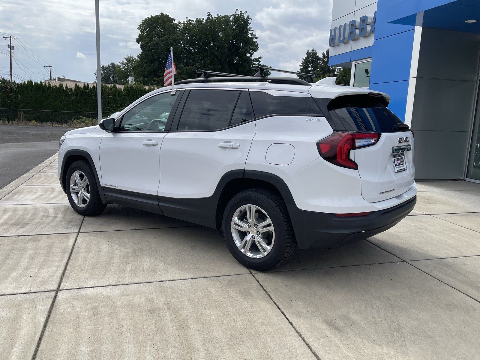 Used 2022 GMC Terrain SLE w/ Driver Convenience Package AWD/4WD image 3