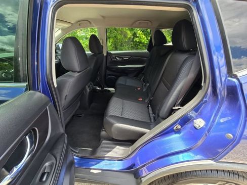 Used 2019 Nissan Rogue SV AWD/4WD image 12