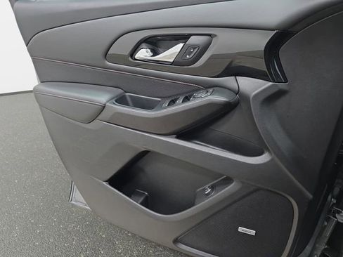 Used 2023 Chevrolet Traverse RS image 23