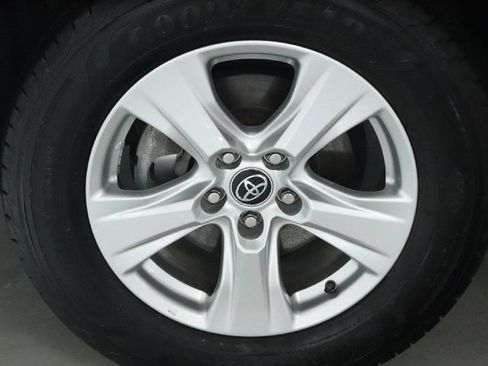 Used 2021 Toyota RAV4 XLE w/ Convenience Package AWD/4WD image 41