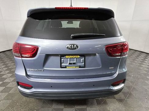 Used 2020 Kia Sorento LX w/ LX I4 Convenience Package FWD image 4