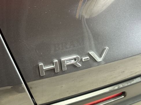 Used 2025 Honda HR-V LX image 10