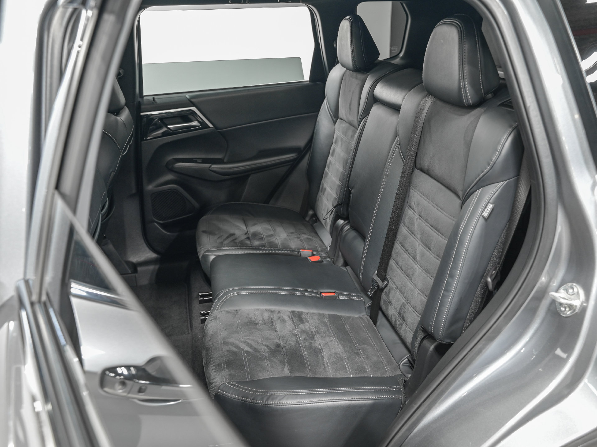 Used 2022 Mitsubishi Outlander SE FWD image 29