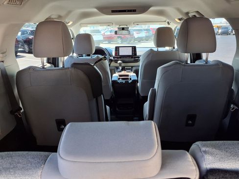 Used 2023 Toyota Sienna LE AWD/4WD image 29