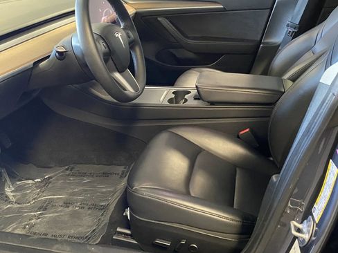 Used 2023 Tesla Model 3 Standard Range image 10