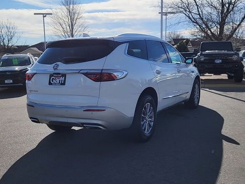 Used 2024 Buick Enclave Premium image 9