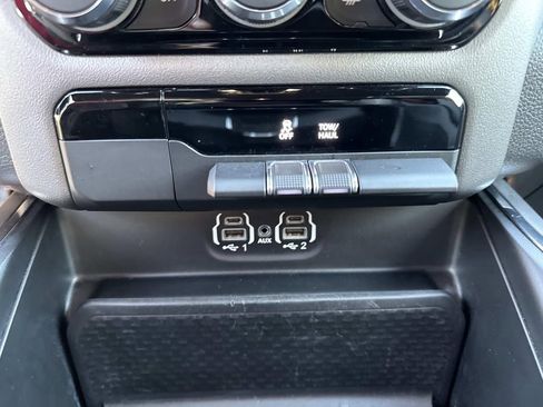 Used 2024 RAM 1500 Laramie image 34