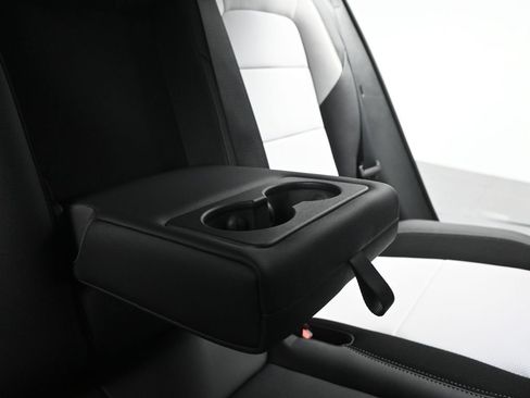 New 2026 Chevrolet Equinox EV LT AWD/4WD image 28