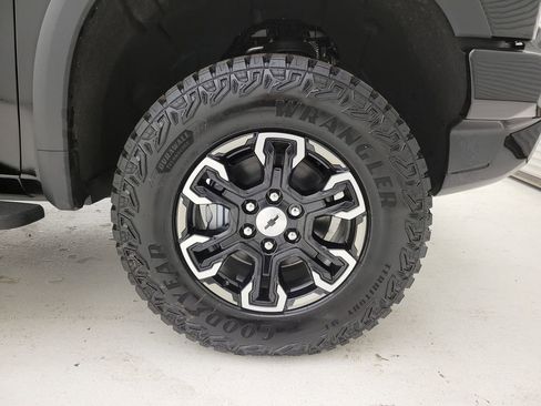 New 2026 Chevrolet Silverado 1500 ZR2 image 30