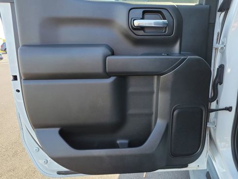 Used 2019 Chevrolet Silverado 1500 Custom Trail Boss w/ Custom Convenience Package image 12