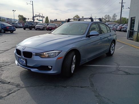 Used 2014 BMW 320i xDrive Sedan AWD/4WD image 3