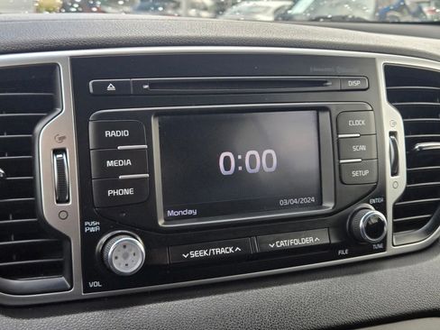 Used 2019 Kia Sportage LX FWD image 19